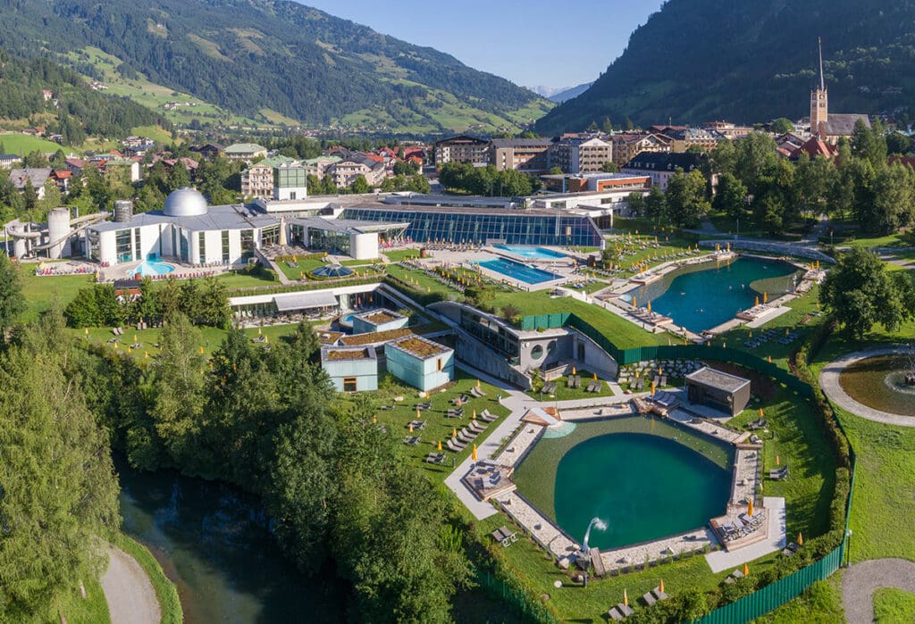 Alpentherme Gastein im Sommer